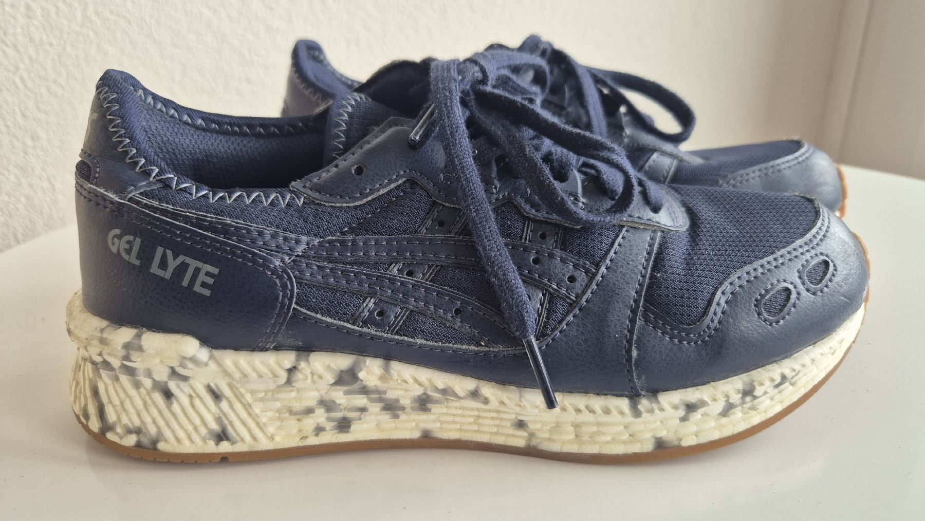 Asics Scarpe da donna: Asics Gel-Lyte Sneaker, Gr. 38, Dunkelblau – Usato da Solothurn venduto da Gretzky