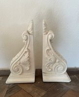 2 dekorative Sockel aus Gips – klassischer Stil - 32cm
