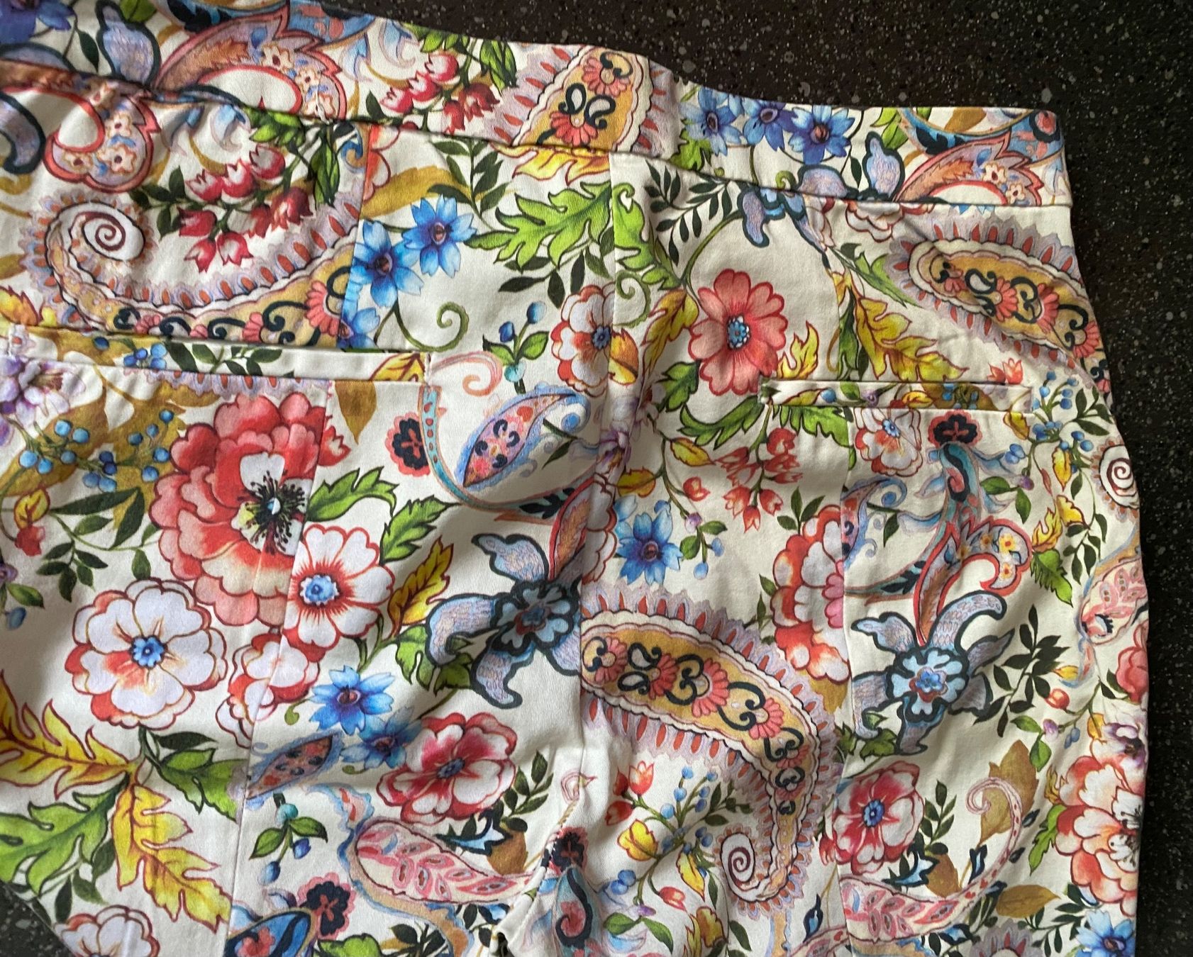 Zara Pantaloni: Zara Hose S – Usato da bern venduto da nani123