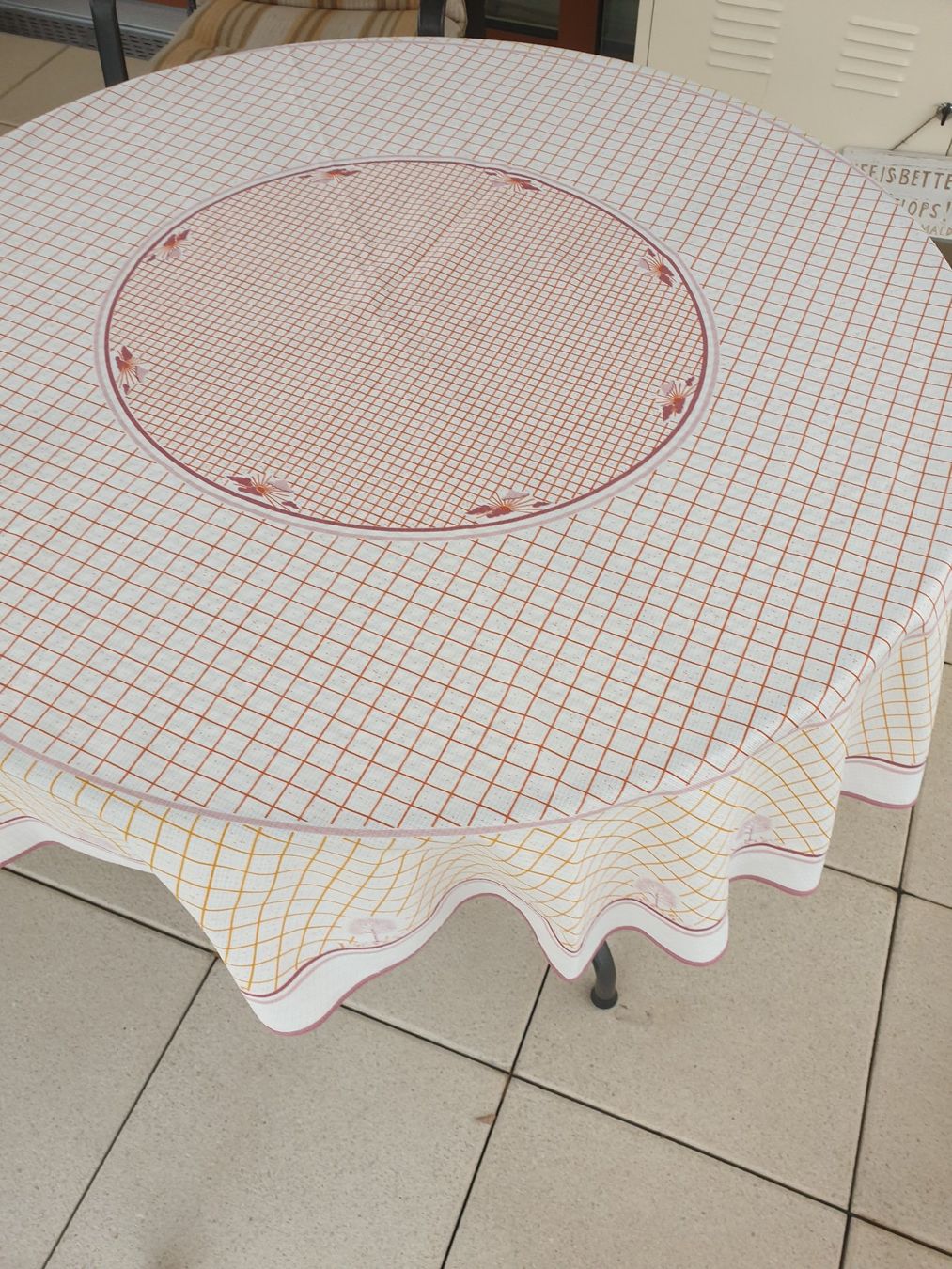 Sonstige Tischwäsche: Runde Tischdecke, gemustert, Durchmesser 150 cm – Gebraucht aus Langenthal von baron72