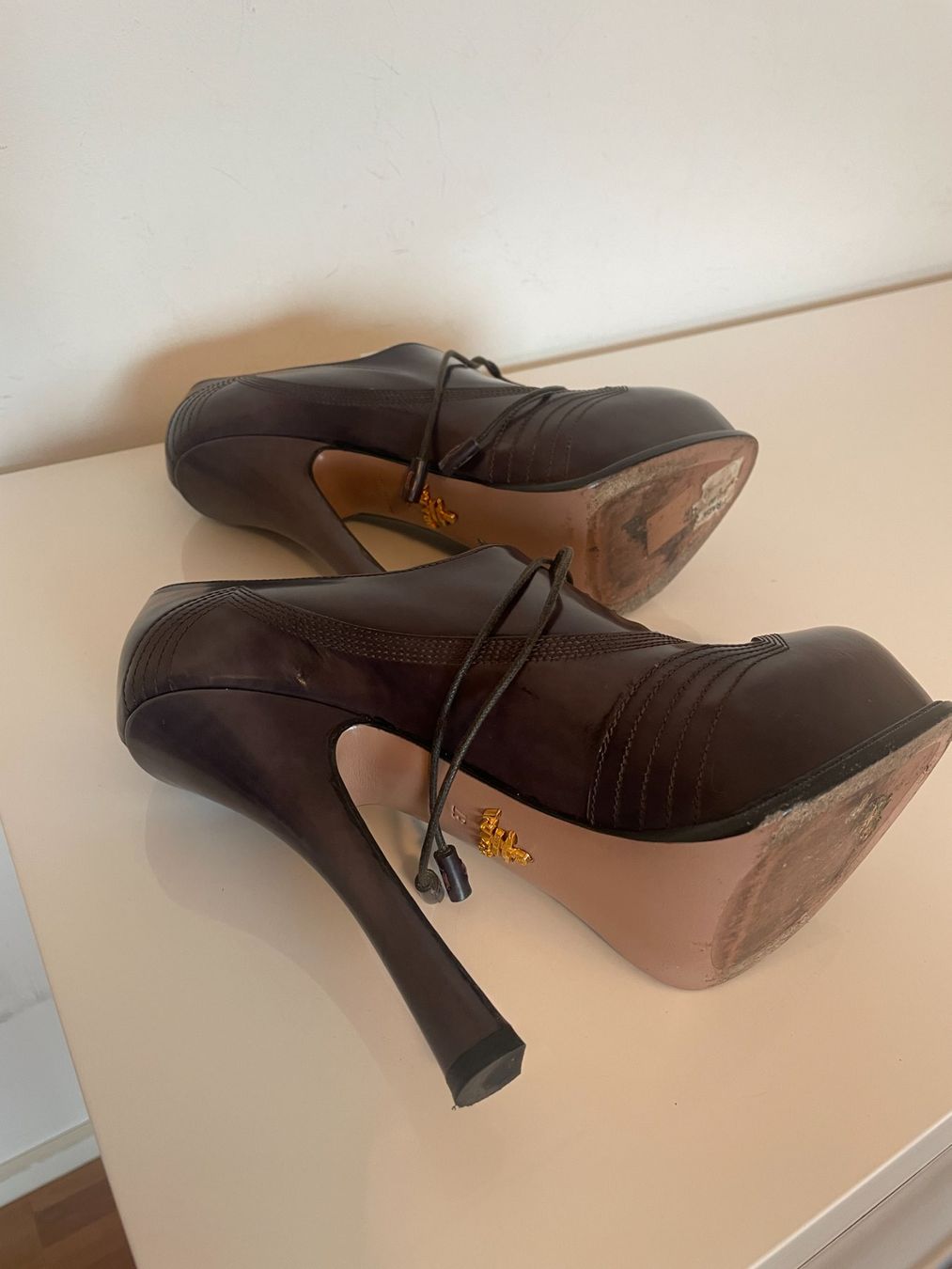 Prada Damenschuhe: Prada Lace-up Heels 2012 collection – Gebraucht aus Zürich von nao_6f5t 8