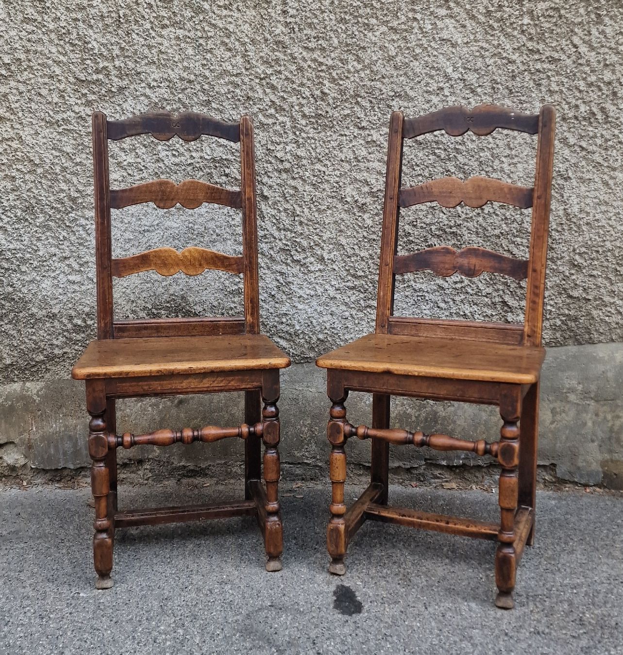 Sedie: 2 chaises style Louis 13 – Usato da Lausanne venduto da ama_2fz8