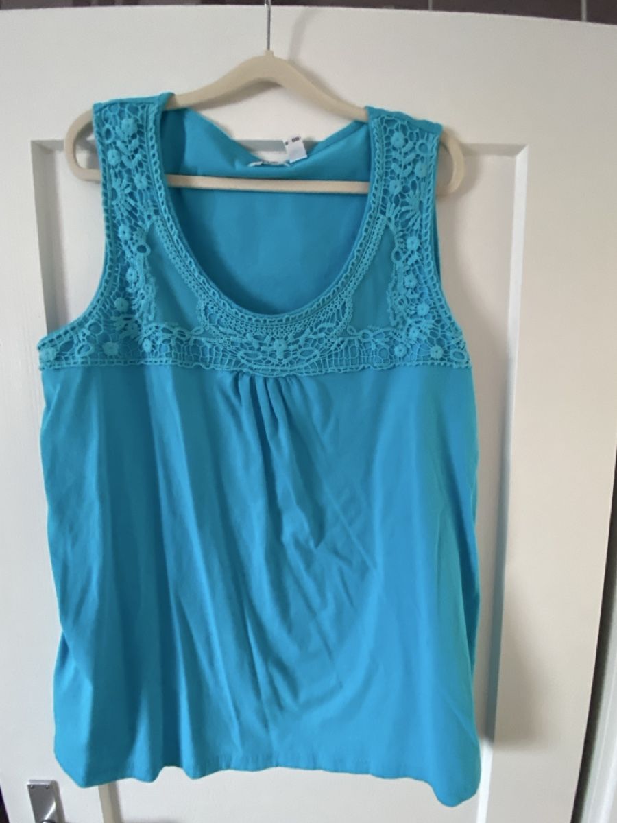 Top: BPC Top Gr.52/54 türkis mit Spitze Sommer Schnäppchen! – Usato da Villmergen venduto da Savogin