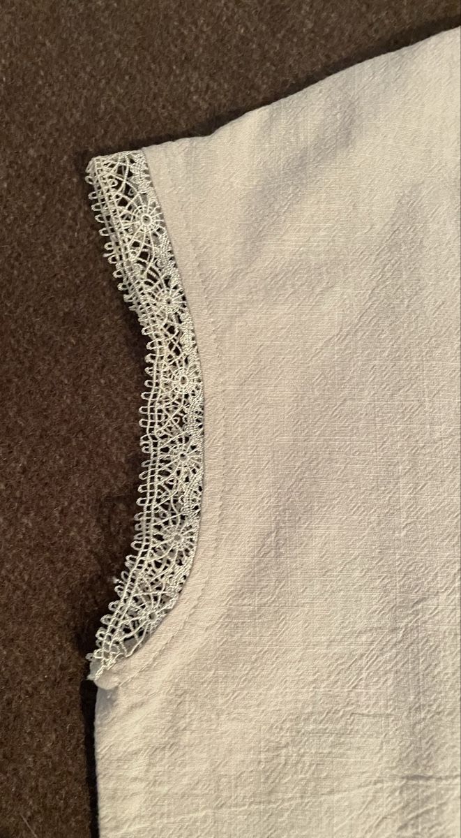 Chemisiers: Bluse ohne Arm Gr S beige – D'occasion à Glis par taisiya078 2