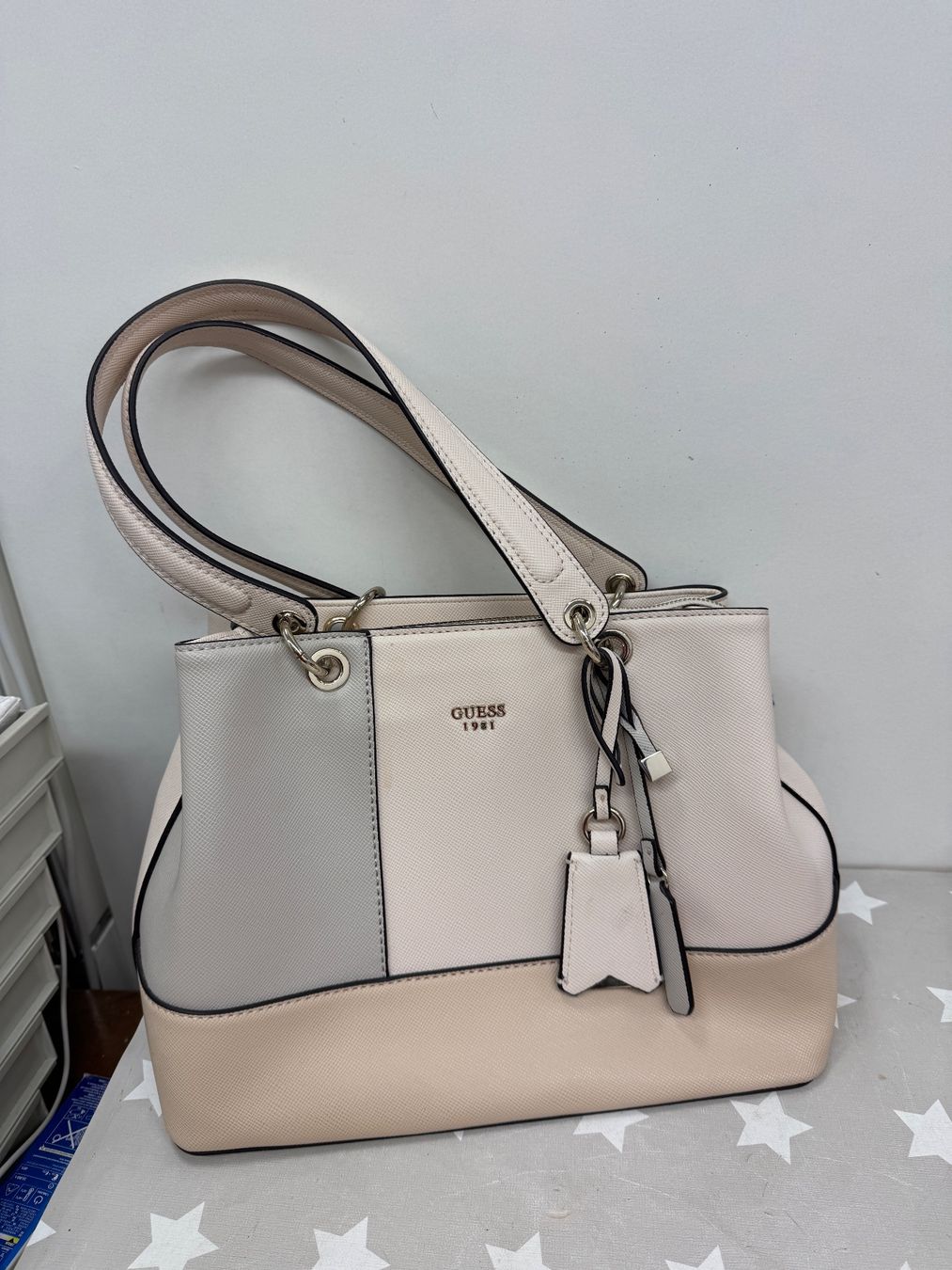 Guess Sacs femmes: Guess Handtasche – D'occasion à Rafz par Powacaddy 1