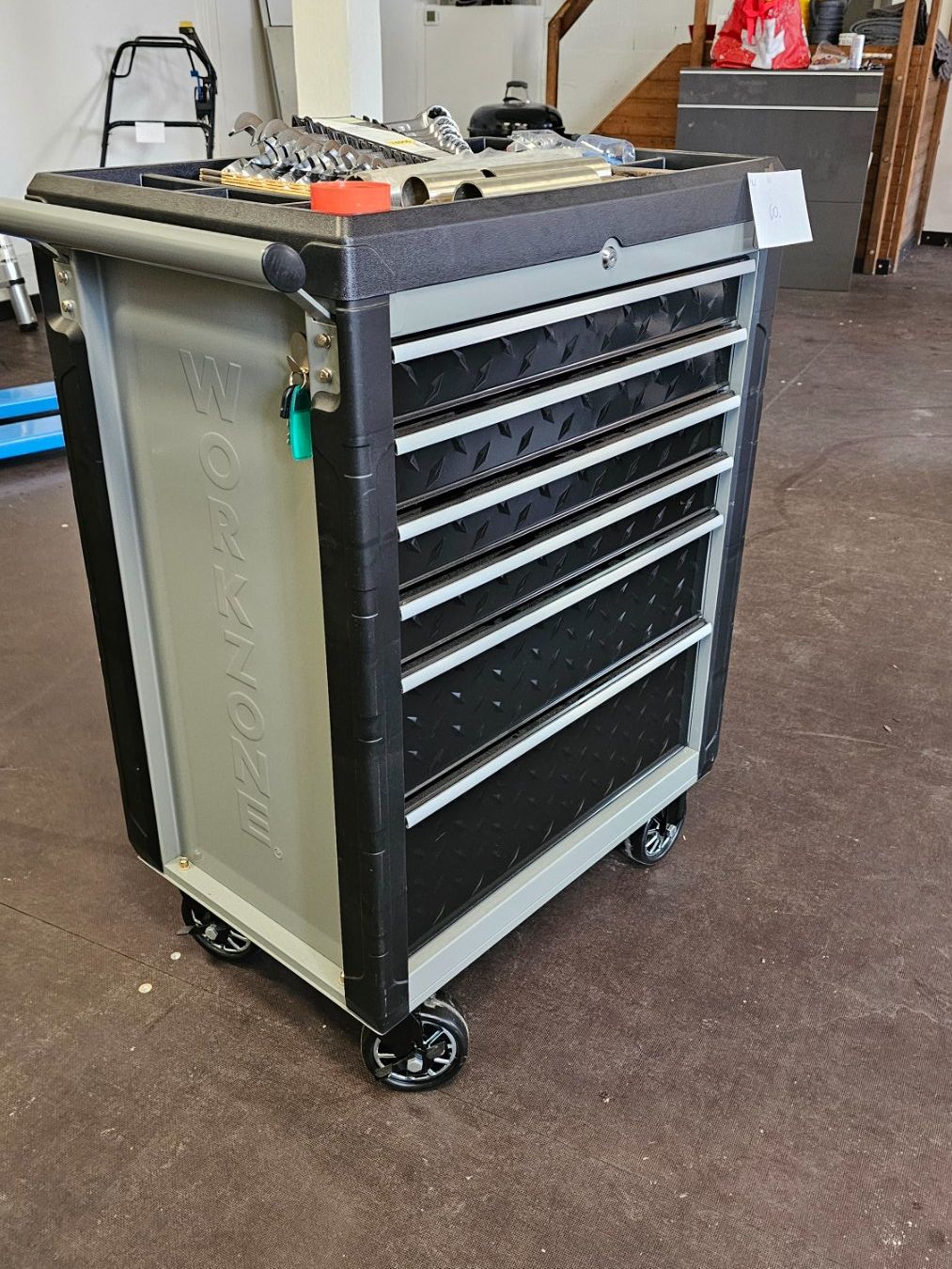 Tous les outils: Werkzeugwagen WORKZONE mit 6 Schubladen – D'occasion à Diessenhofen par Osio