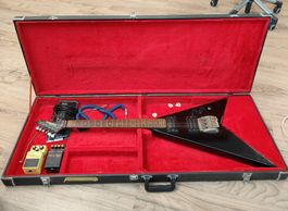 Washburn RR-2V E-Gitarre schwarz mit Koffer