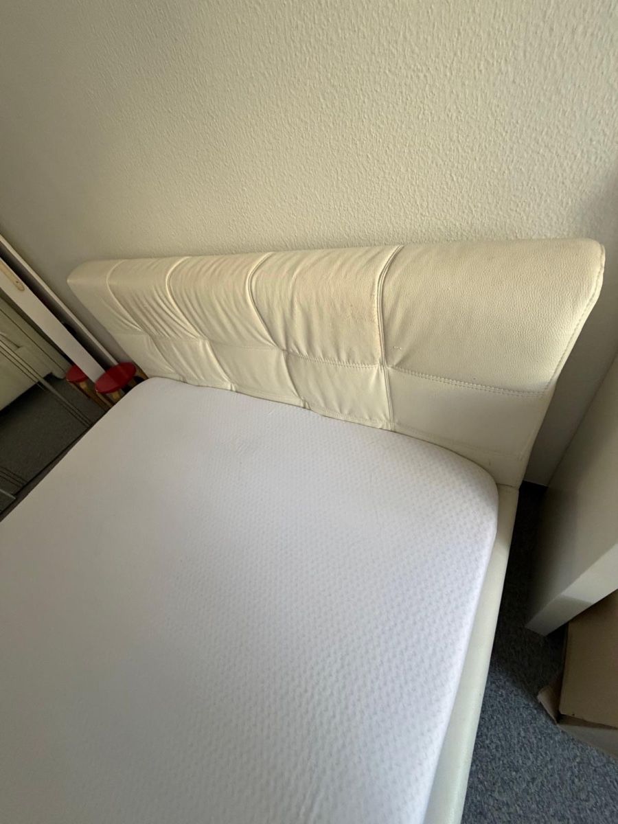 Betten: GRATIS: Bett mit Matratze – Gebraucht aus Emmen von Edj_nava