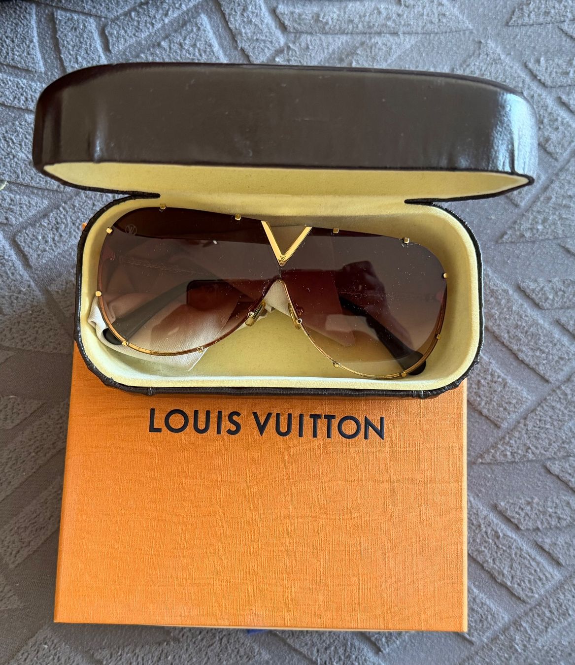 Louis Vuitton Occhiali & Lenti: Lunette Louis Vuitton homme – Usato da Villeneuve VD venduto da pri_7xyx 1