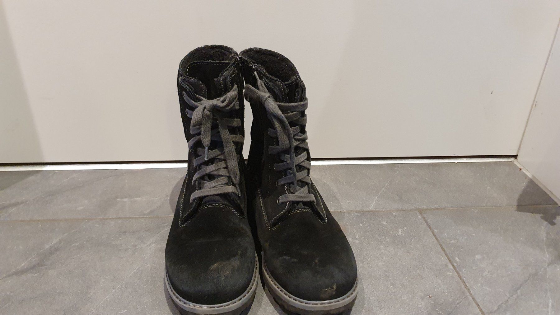 Scarpe per ragazzi: Winterschuhe / Winterstiefel / Schuhe  Däumling Gr. 36 – Usato da Koppigen venduto da Kellerfundsachen