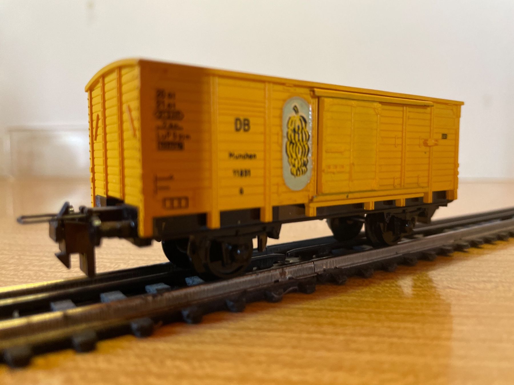 Trix Modelleisenbahnen: Trix Express H0 Güterwagen DB München – Gebraucht aus Suhr von Daneli7 1