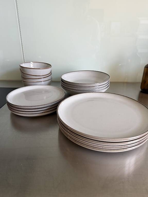 Set di piatti: Geschirr-Set zu verkaufen – Usato da Arlesheim venduto da ann_tnc9
