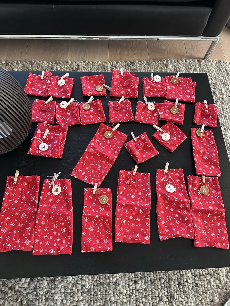 Tutte le decorazioni: 24 handgefertigte Adventssäckli – Usato da Boppelsen venduto da Raffeli