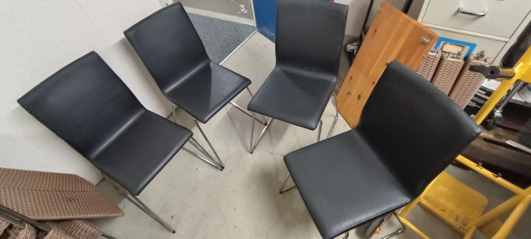 Ikea Sedie: 4 Esszimmer Stühle Schwarz  – Usato da Pfäffikon ZH venduto da K-V-M