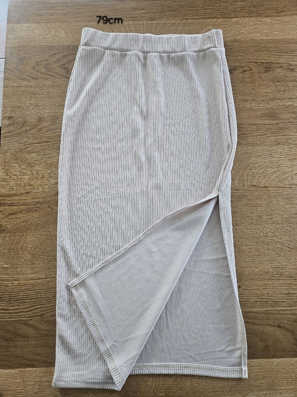 Gonne: Jupe beige – Usato da Vétroz venduto da sas_yln5 1