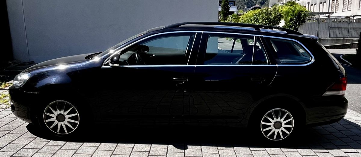 VW Autos: VW Golf Var. 1.4TSI, schwarz – D'occasion à Niederlenz par Markus-74 2