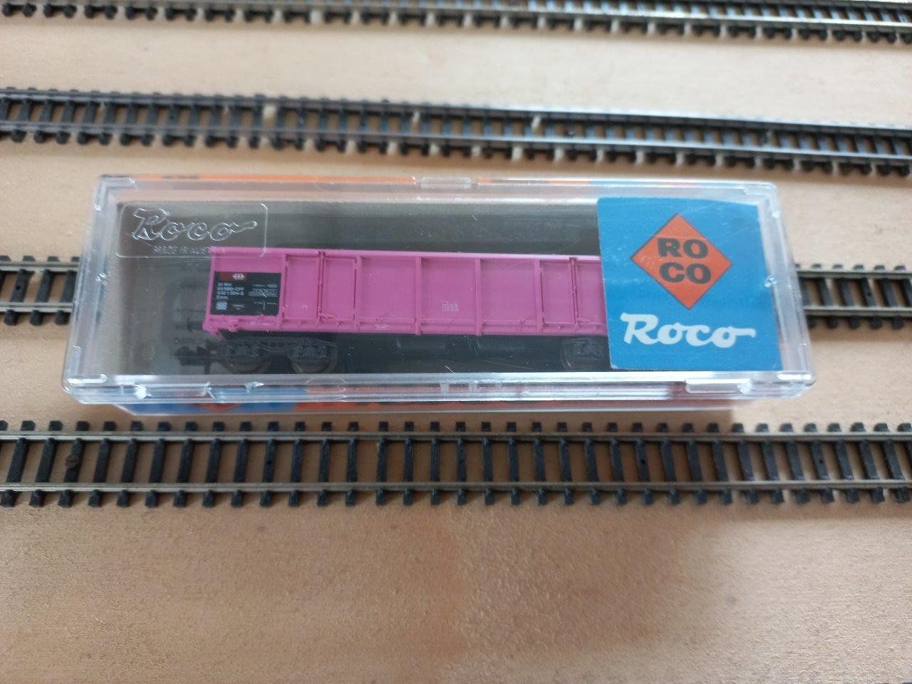 Roco Modellini di ferrovie: Roco Spur N Güterwagen Eaos pink     intern 2 – Usato da Pfäffikon / ZH venduto da Pefkadett