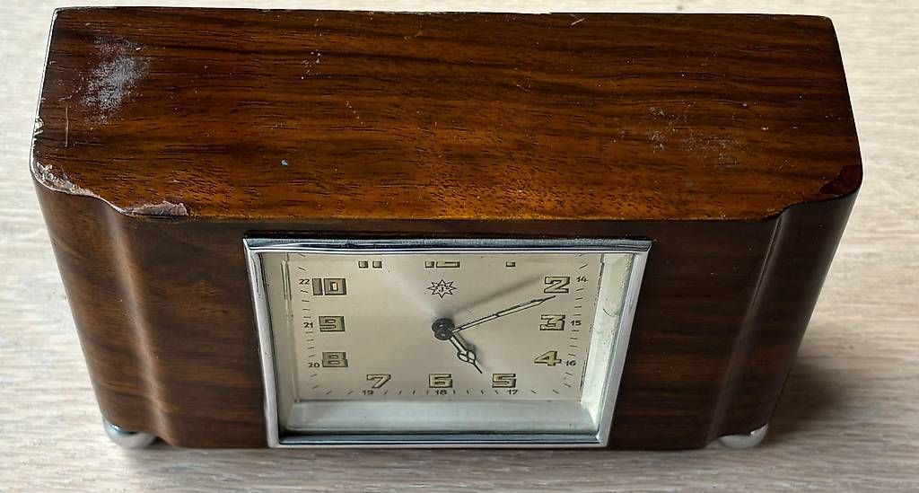 Orologi da terra & Orologi da parete: Tischuhr der Marke Junghans/Pendulette de table Junghans – Usato da Adliswil venduto da Heimite 1
