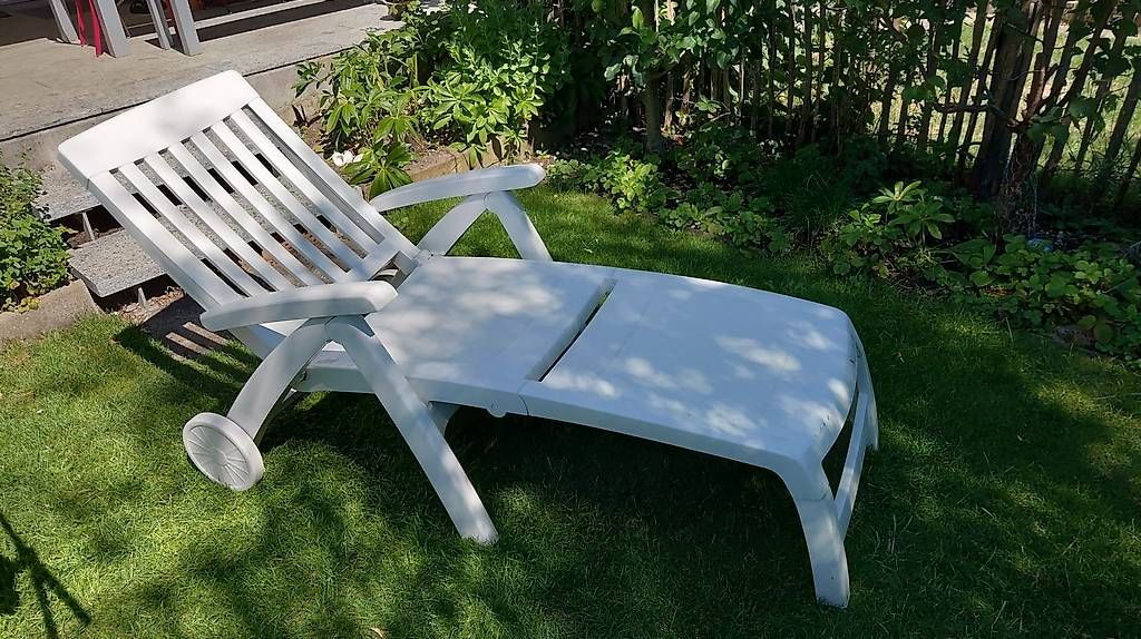 Chaises longues: Liegestuhl mit Kissen – D'occasion à Thun par Lexu4444 1
