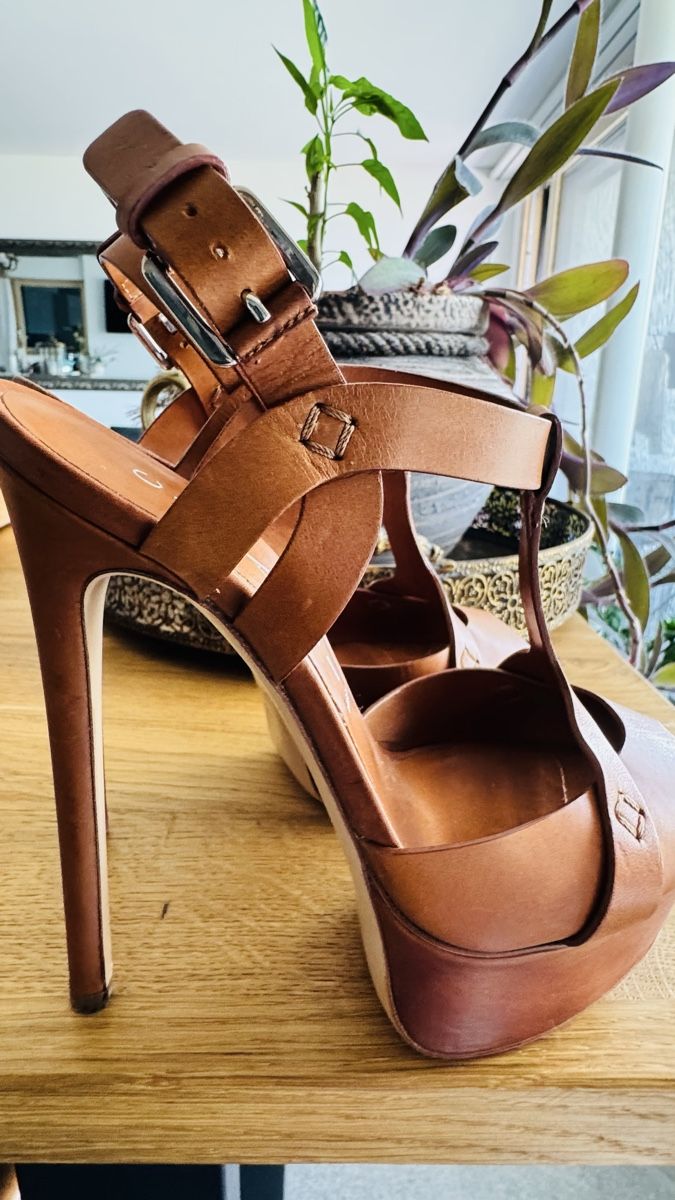 Casadei Damenschuhe: Casadei Sandals – Gebraucht aus Mörigen von TimelessFinds 5