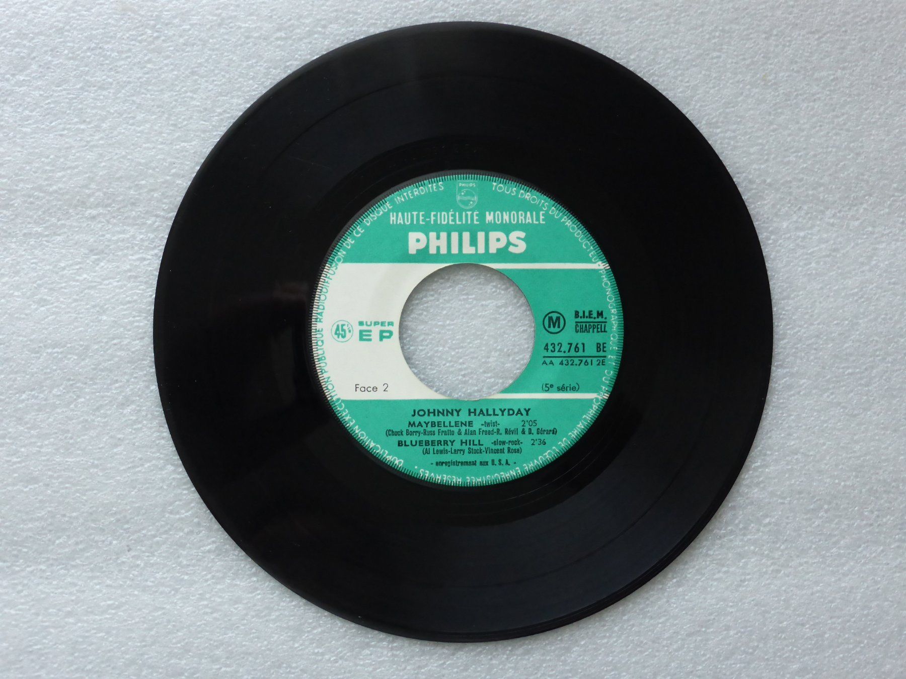Schallplatten: Vinyl Single   EP  JOHNNY HALLYDAY – Gebraucht aus Küssnacht am Rigi von Mondkinder 2