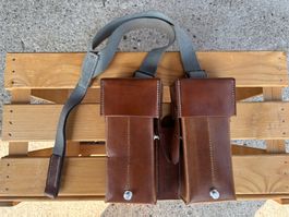sehr schöne Ledertaschen / Magazintaschen Schweizer Militär