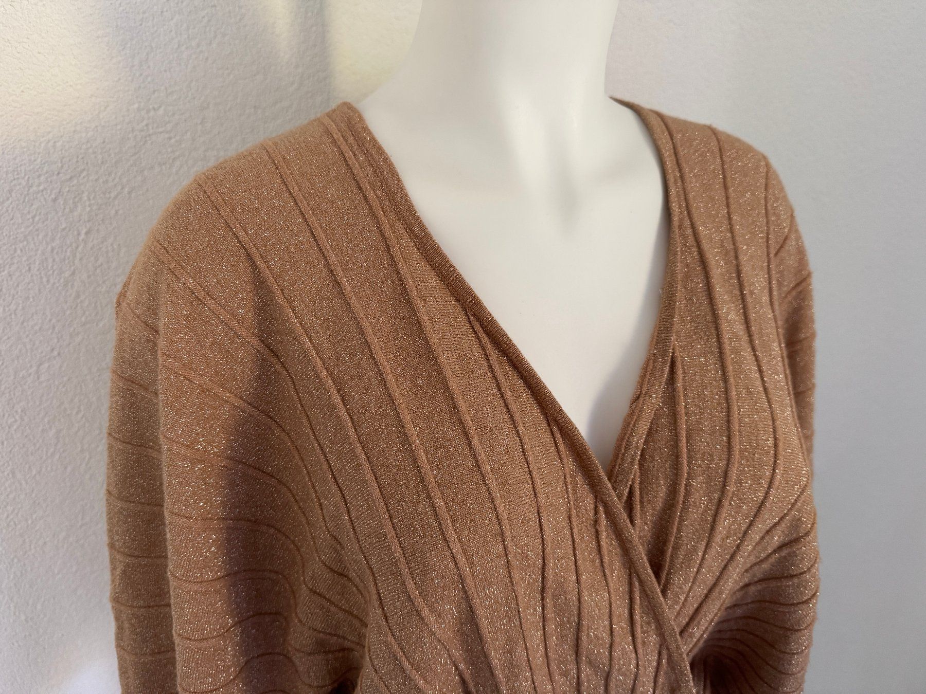 Pulls & Sweat-shirts: Mc Lorene Paris Pullover mit Glitzereffekt Onesize – D'occasion à Berg am Irchel par Zweiti_Chance 1