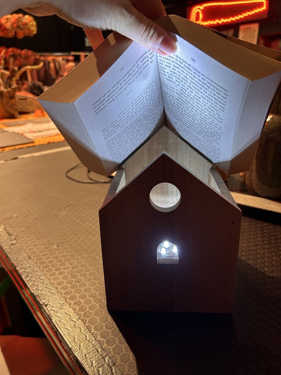 Tutte le decorazioni: Lampada casetta legno con libro  – Nuovo (secondo la descrizione) da Neuchâtel venduto da sar_nqn7 3