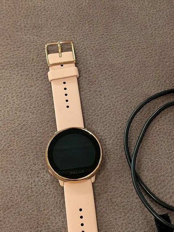Polar Ignite 2 inkl. Ladekabel und Ersatzarmband 2