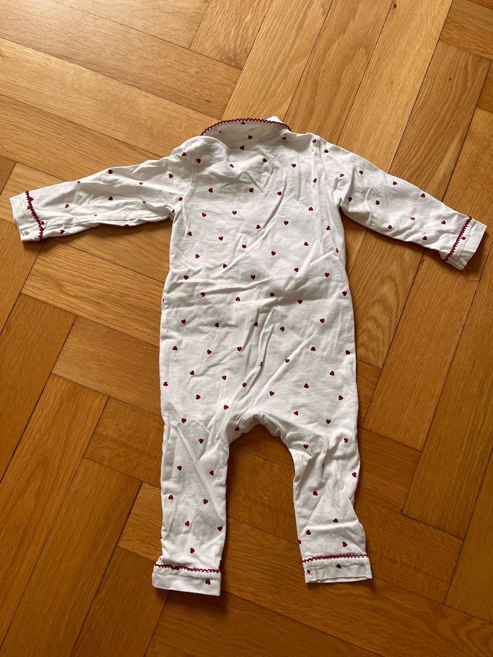 H&M Pigiama & Simili: Pyjama H&M imprimé coeurs – Usato da Lausanne venduto da eme_5z9v 1