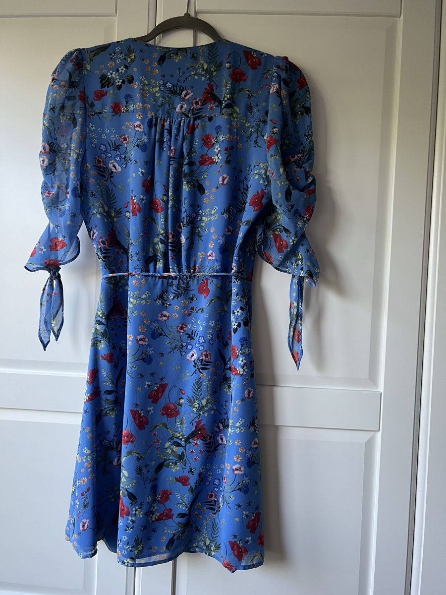 Zara Vestiti: Blaues Sommerkleid mit Blumenmuster Gr. 36 – Nuovo (secondo la descrizione) da Laufen venduto da li_ga7 1