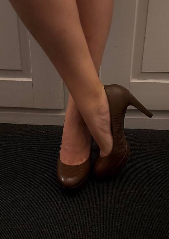 Damenschuhe: Brown High Heels by Adidas – Gebraucht aus Wabern von adr_ps77 1