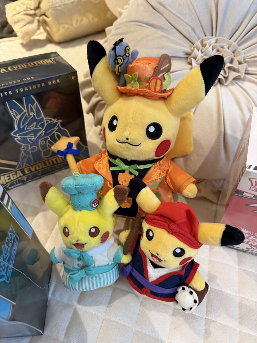 Pokémon Carte collezionabili: ETB Saled and limited pelusche!  – Nuovo e nell'imballaggio originale da Bellinzona venduto da val_8pn5 4