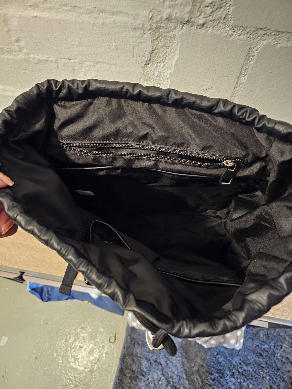 Zaini: schwarzer Venice Rucksack – Nuovo (secondo la descrizione) da Hendschiken venduto da Nic_Sta 2
