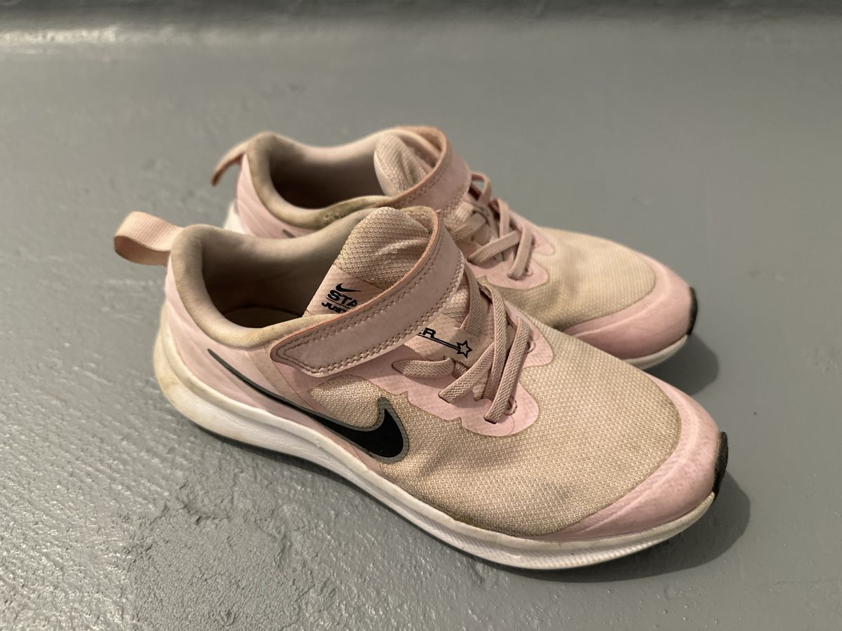 Nike Schuhe für Mädchen: Nike Star Runner Kinder Turnschuhe Rosa Grösse 35 – Gebraucht aus Bergdietikon von yongxinluo