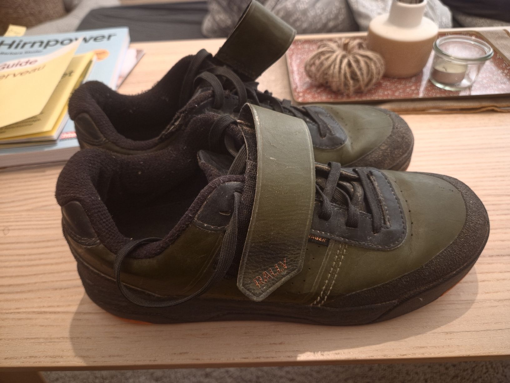 Scarpe da uomo: Chaussures Bontrager Enduro solide 45 – Usato da Tavannes venduto da set_kf2c