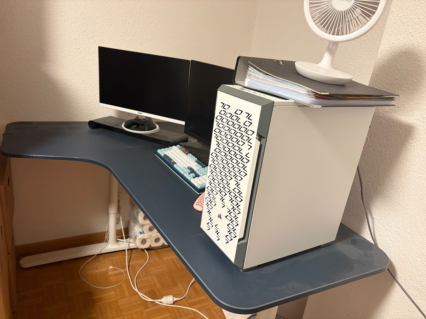 Ikea Schreibtische: Ikea Schreibtisch BEKANT – Gebraucht aus Zürich von jj9_j5tn