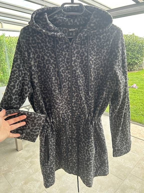 Giacche: langes Tigerjäckli Fleece – Usato da Niederbuchsiten venduto da idontknow.
