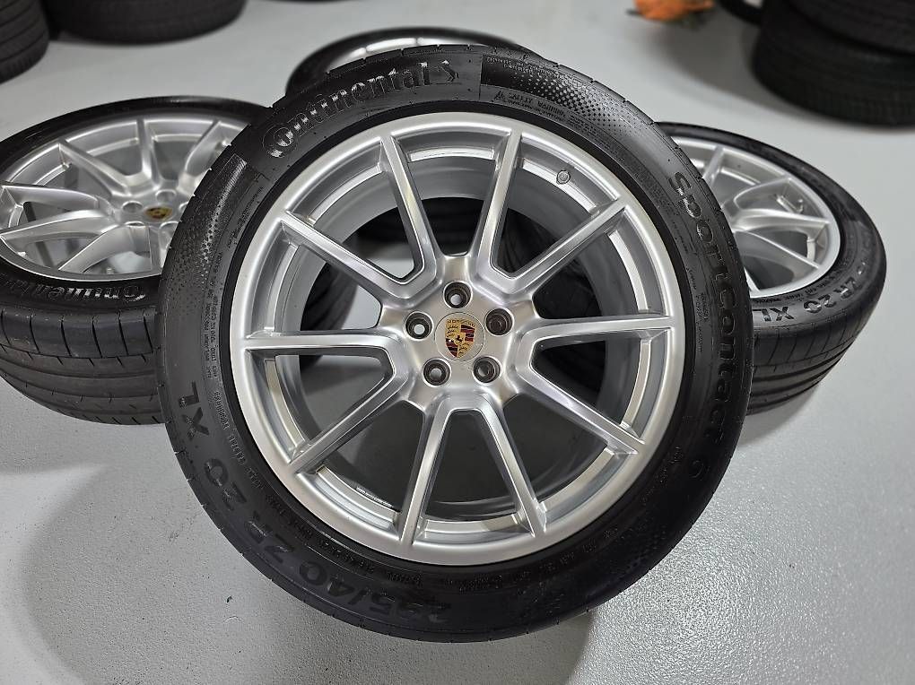 Porsche Pneumatici & Ruote complete: 20Zoll Original Porsche Macan  Sommerräder – Usato da Rümlang venduto da AZAutozubehor 1