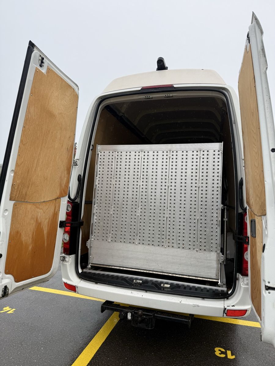 VW Nutzfahrzeuge: VW Crafter Langversion TDI 2017 – Gebraucht aus Zürich von BES_9cz6 7