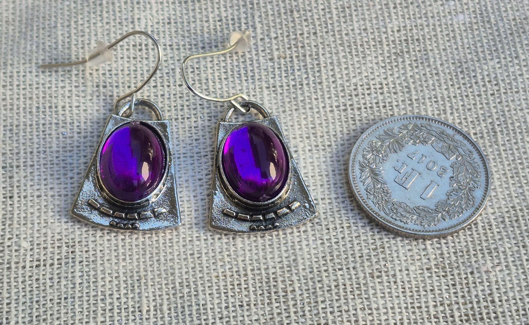 Boucles d'oreille: Orecchini donna argento con pietra viola forma trapezio – Neuf (Voir description) à Giubiasco par Stefaniav 1