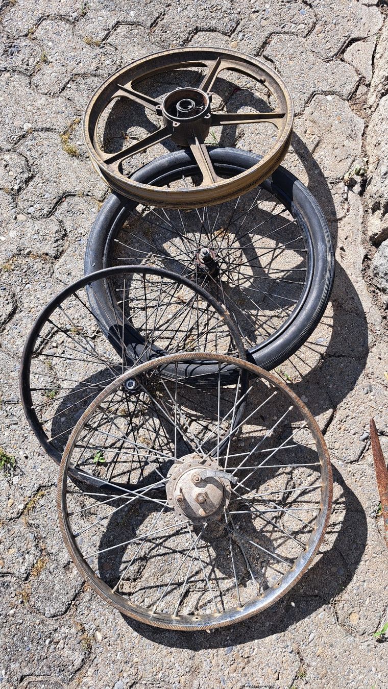 Mofa-Ersatzteile: divers roues cyclomoteurs  – Defekt aus Avry-sur-Matran von Bray94 1