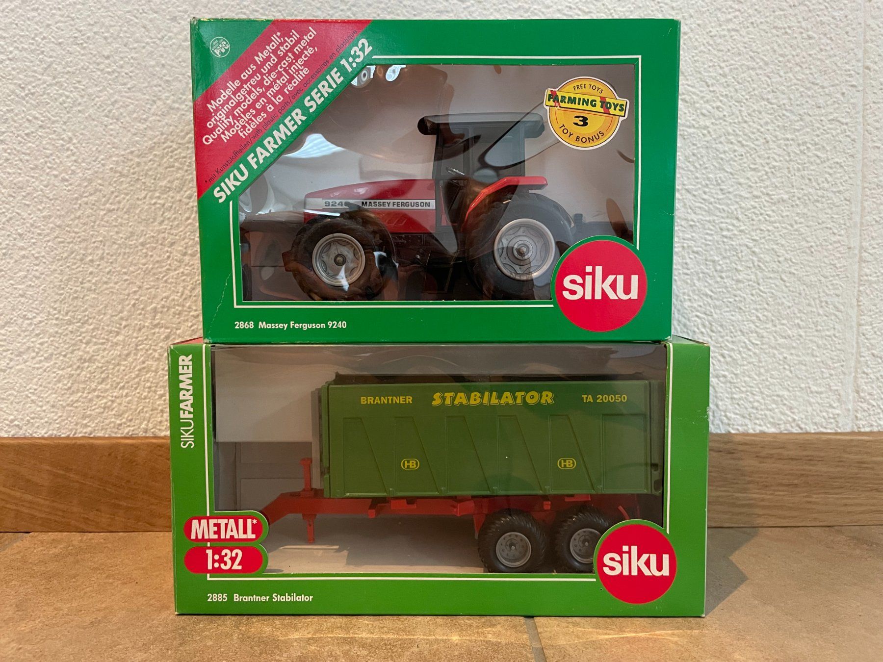 Massey Ferguson Trattori: SIKU Massey Ferguson 9240 mit Brantner – Nuovo e nell'imballaggio originale da Kreuzlingen venduto da Stefan1150 5