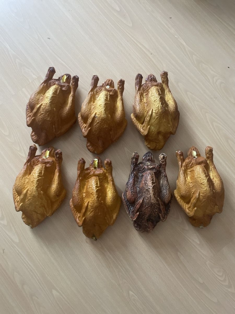 Tutte le decorazioni: 7 Kunststoff-Brathähnchen als Deko – Usato da Kaiseraugst venduto da KlausSina