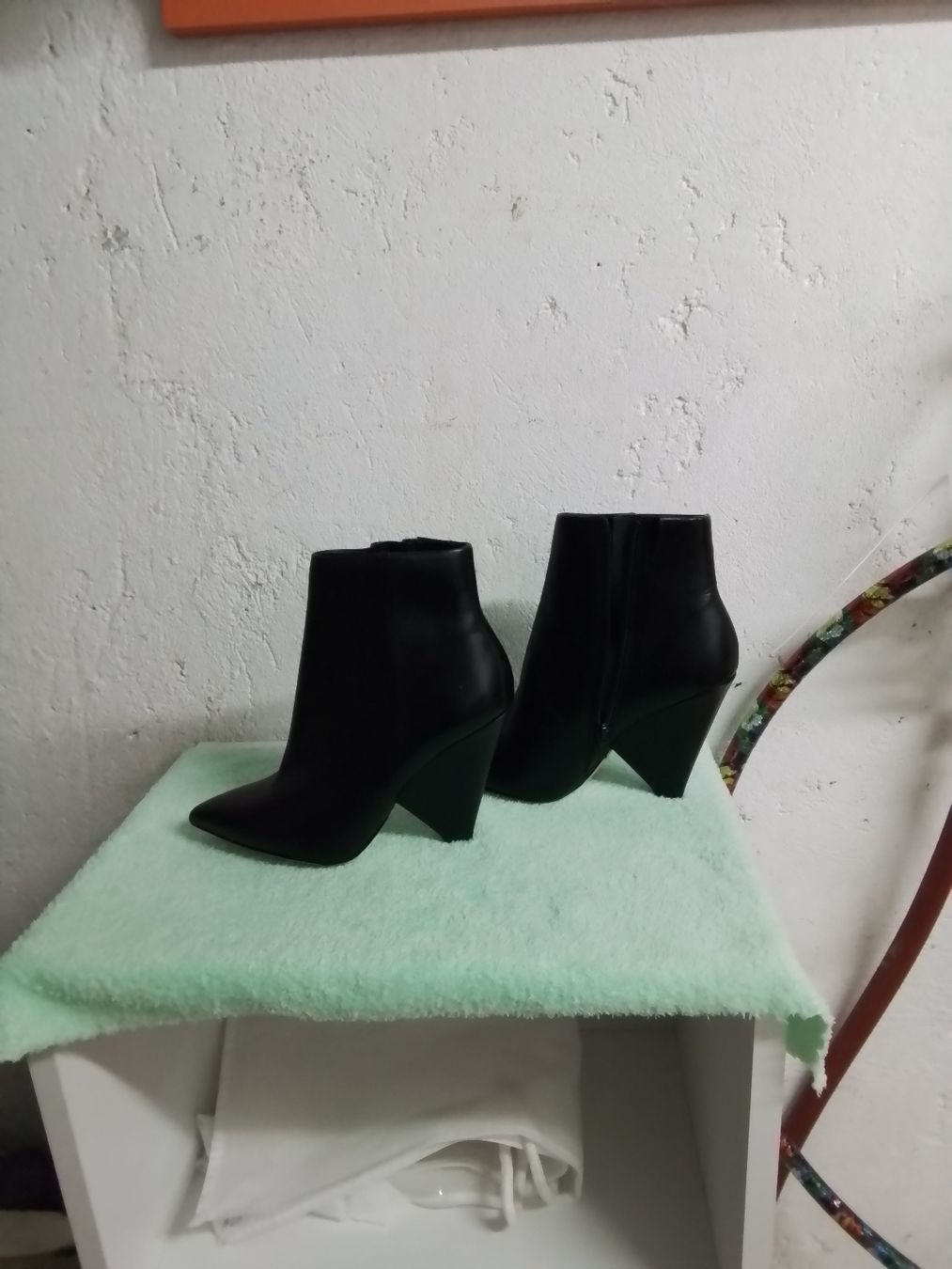 Scarpe da donna: 2 Paar Stiefeletten  – Usato da Bülach venduto da inced
