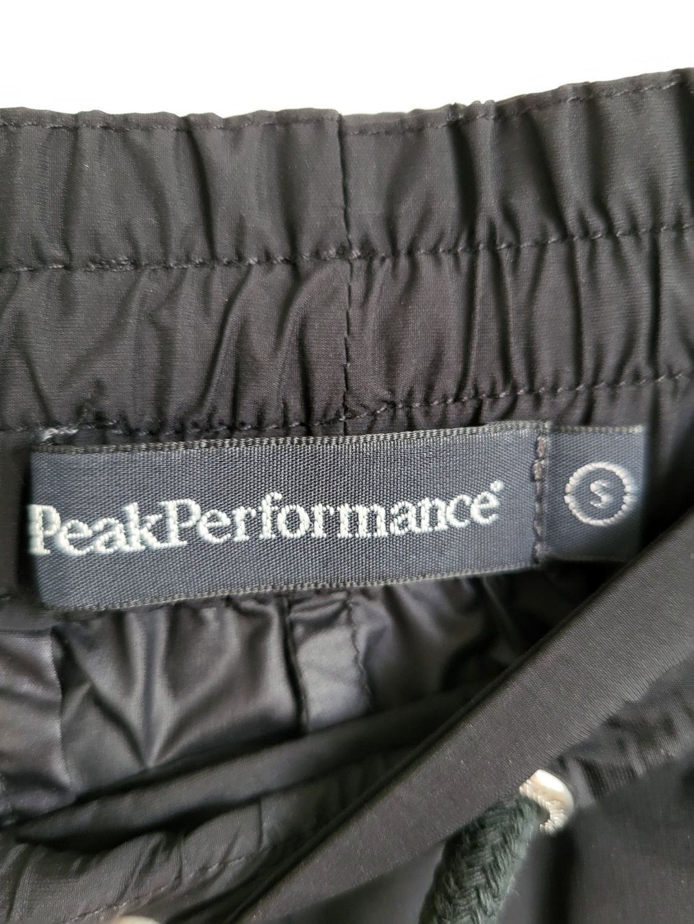 Peak Performance Completi & Tailleur: Peak Performance Damen Trainingsanzug, Gr. M/S - schwarz – Usato da Baar venduto da clar6 8