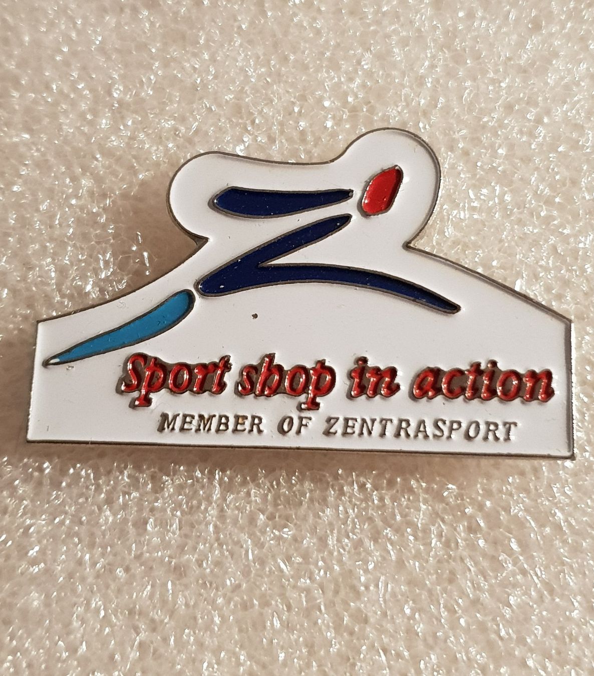 Plaquettes & Badges: Pin Sport Shop in Action – D'occasion à Härkingen par specialshapes