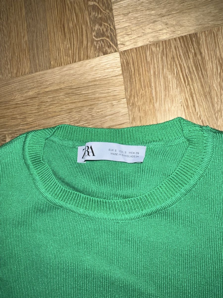 Zara T-shirt: Zara Top – Nuovo (secondo la descrizione) da Biel/Bienne venduto da Peeeep10 1