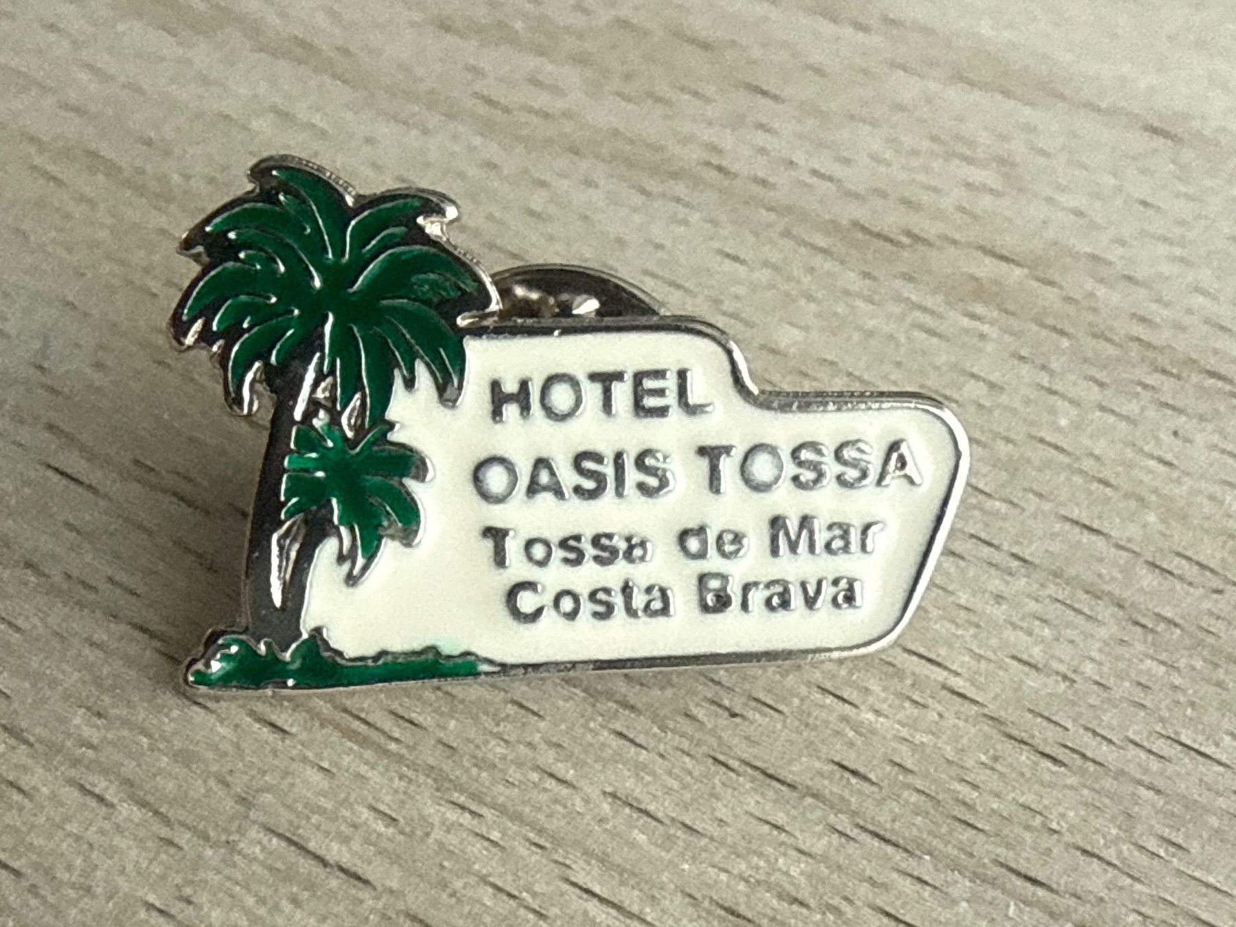 Placchette & Badge: Pin Hotel Oasis Tossa de Mar, Costa Brava – Usato da Glattbrugg venduto da Schweigmatt