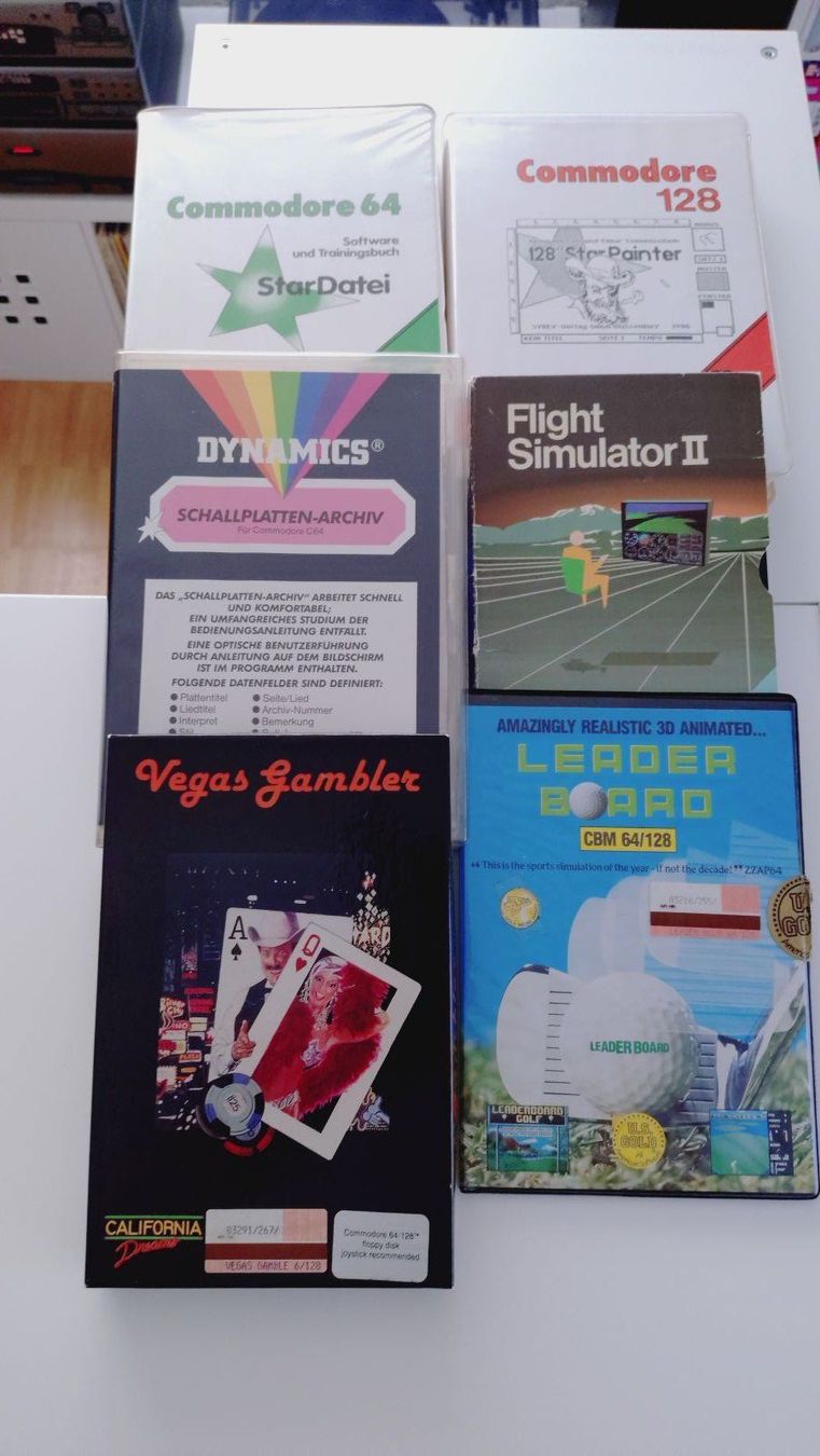 Commodore PC: Commodore C64/C128 Disketten (ca. 750 Stück) – Usato da Grüningen venduto da Stargazer 1